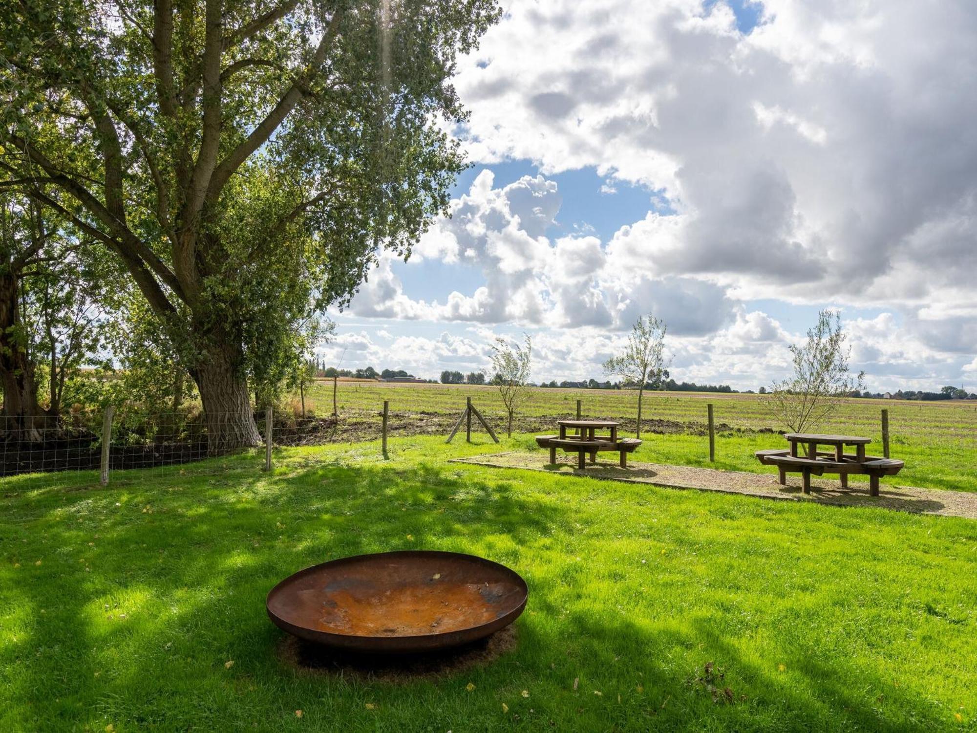 Spacious Holiday Home With Pond In Poperinge Roesbrugge-Haringe Exterior foto